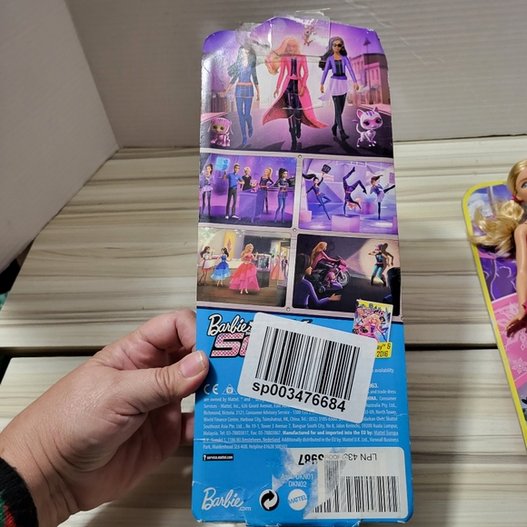 Lot Of 3 Barbies: Spy Squad, Career Skate, Red Head Barbie New Distressed Boxes - Picture 12 of 12